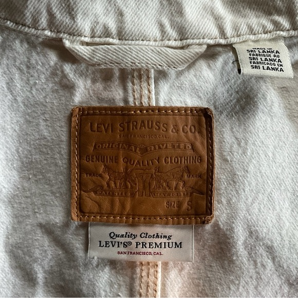 Levi’s White Denim Jacket - Picture 5 of 6